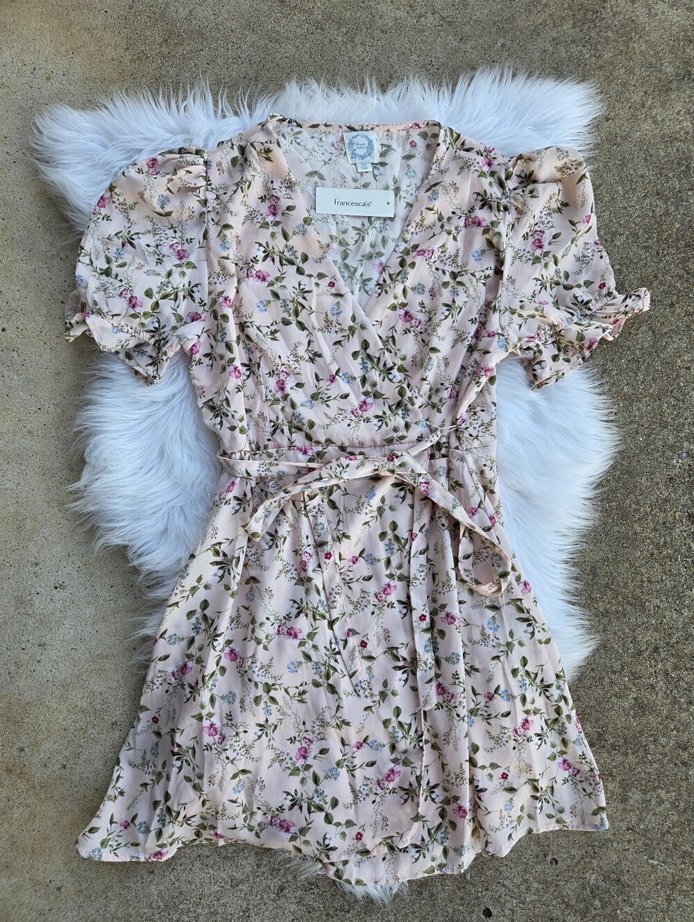 NWT - Francesca's Collections - Pink Floral Wrap Dress - Size Medium